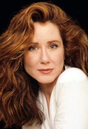 Mary McDonnell
