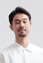 足立智充